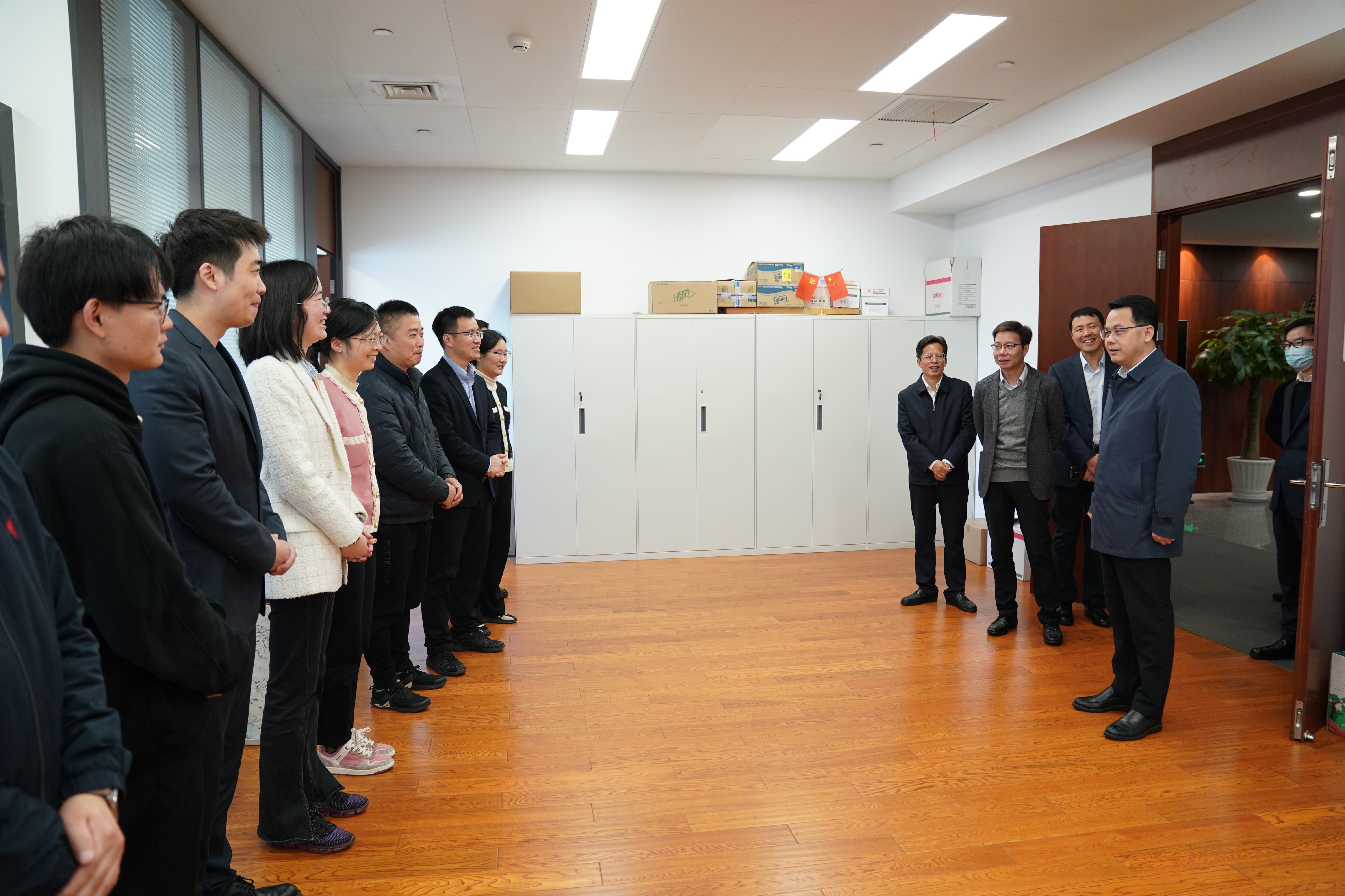 干出新气象 拼出好未来丨浙江金控领导班子走访慰问广大干部员工1.JPG